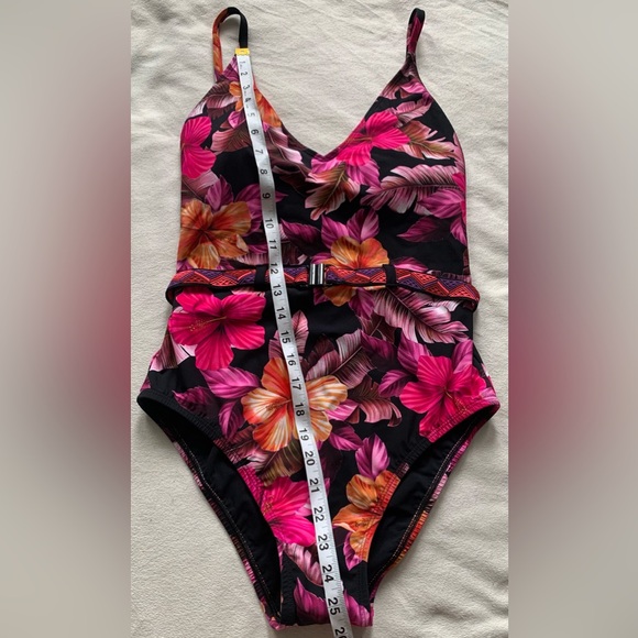 NWT Skinny Dippers by Miraclesuit Lucky Charm Belted One Piece Swimsuit Medium - Picture 11 of 14